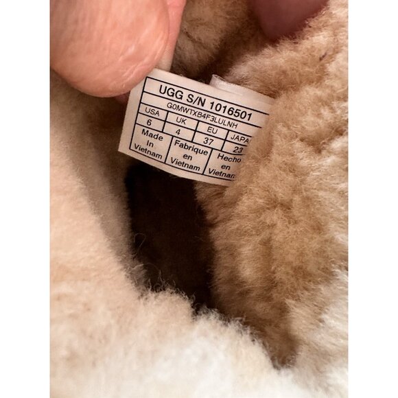 UGG Women's Mini Bailey Bow II Ankle Boot, Cozy Sheepskin, Chestnut Size 6 - Picture 4 of 8